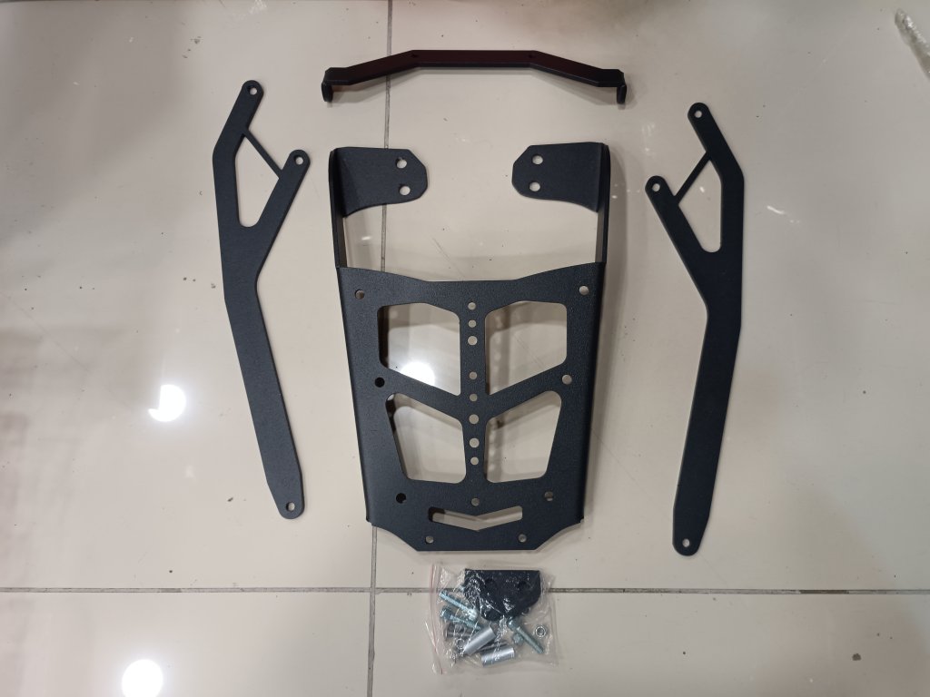 Bajaj Domi̇nar 400 Çanta Demi̇ri̇ (2017 - 2024)